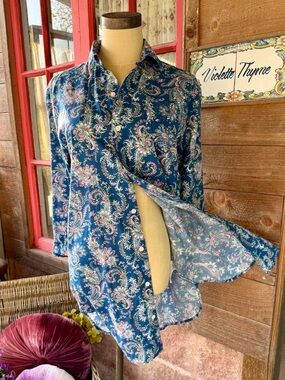 Lauren by Ralph Lauren Elegant Paisley Buttondown